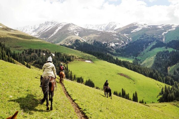kyrgyzstan_horsebackriding